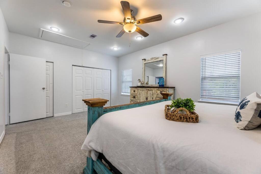 5/3 With A Heated Pool 2 Min From Beach, Updated Galveston Exteriör bild