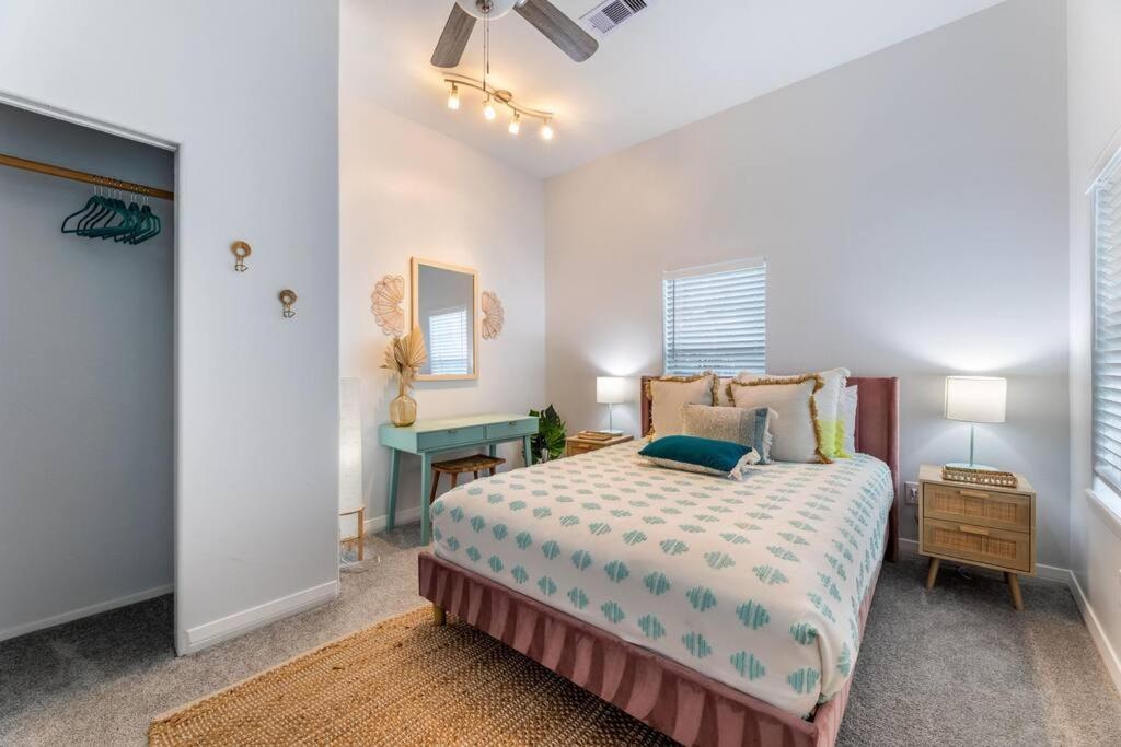 5/3 With A Heated Pool 2 Min From Beach, Updated Galveston Exteriör bild