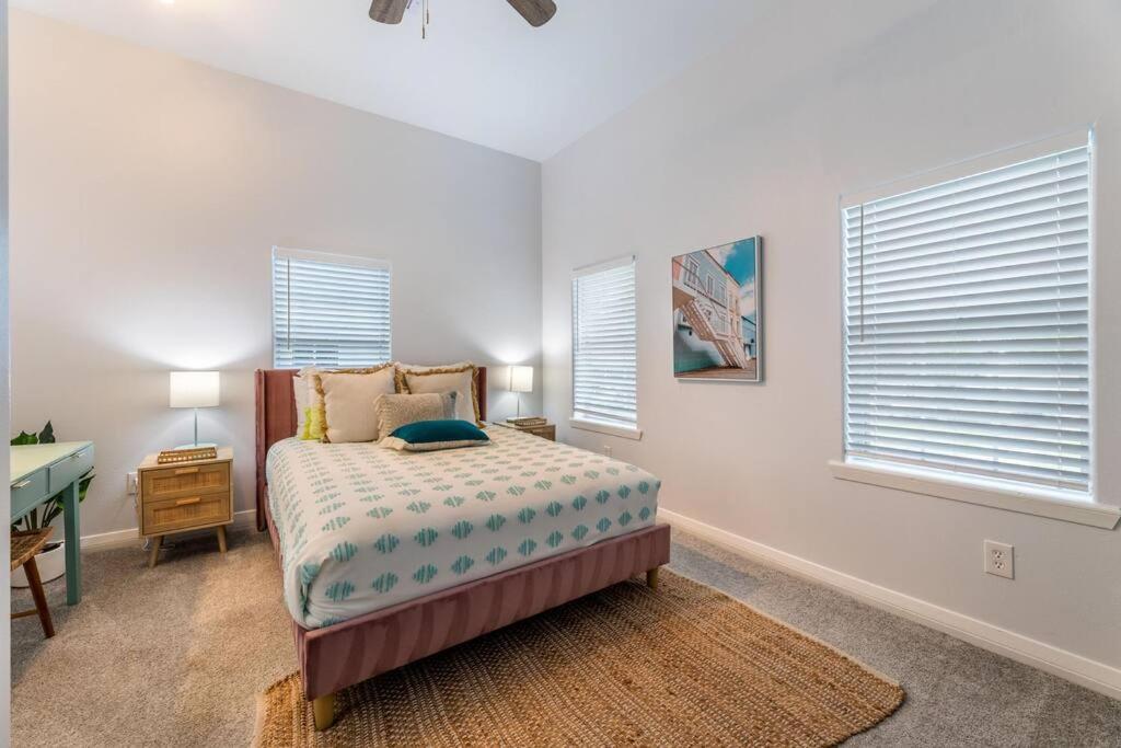 5/3 With A Heated Pool 2 Min From Beach, Updated Galveston Exteriör bild