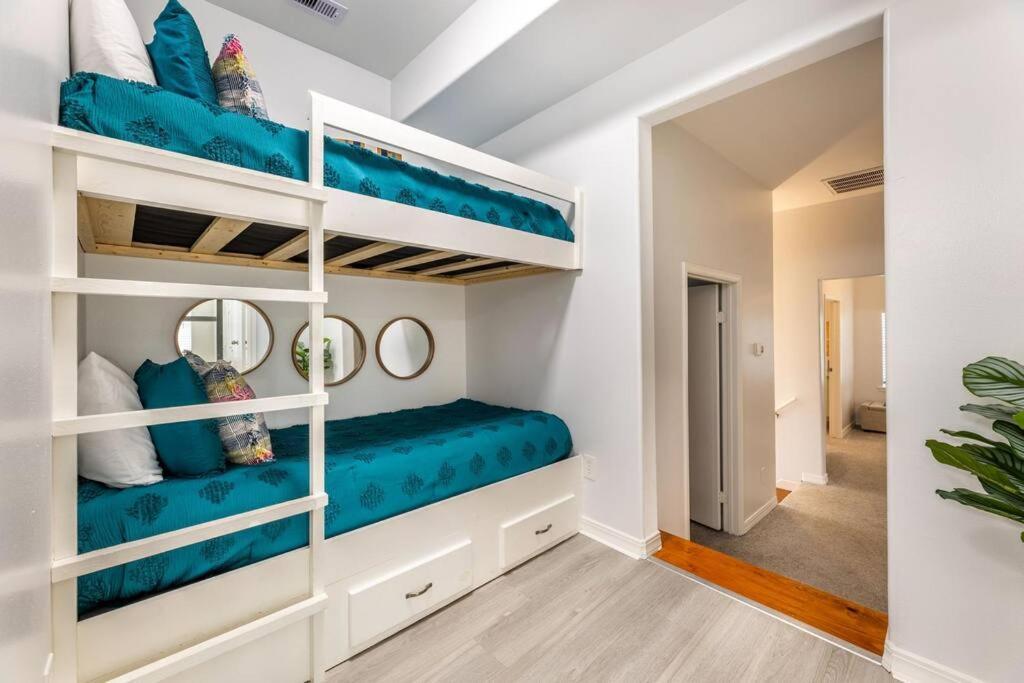 5/3 With A Heated Pool 2 Min From Beach, Updated Galveston Exteriör bild