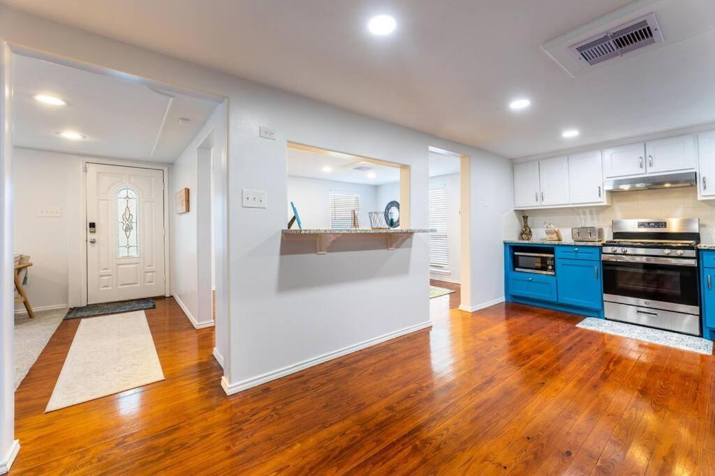 5/3 With A Heated Pool 2 Min From Beach, Updated Galveston Exteriör bild