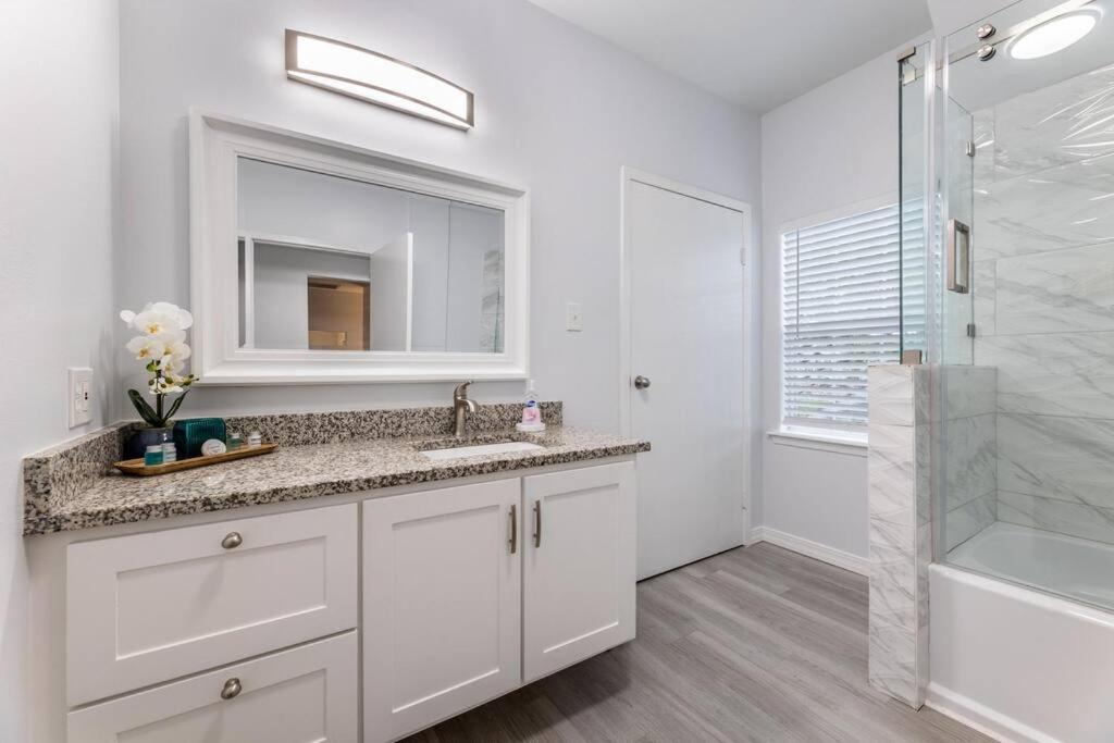 5/3 With A Heated Pool 2 Min From Beach, Updated Galveston Exteriör bild