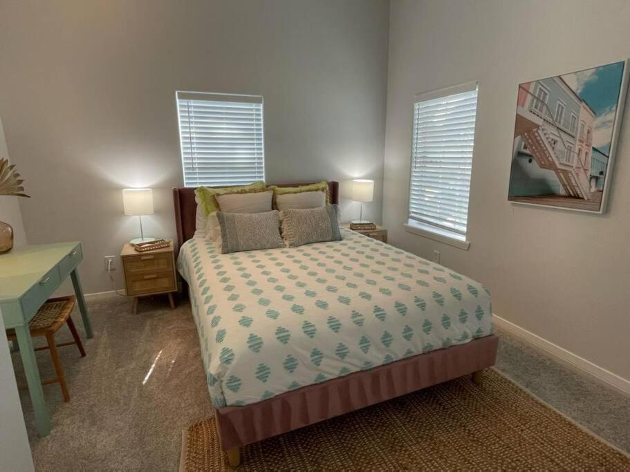 5/3 With A Heated Pool 2 Min From Beach, Updated Galveston Exteriör bild